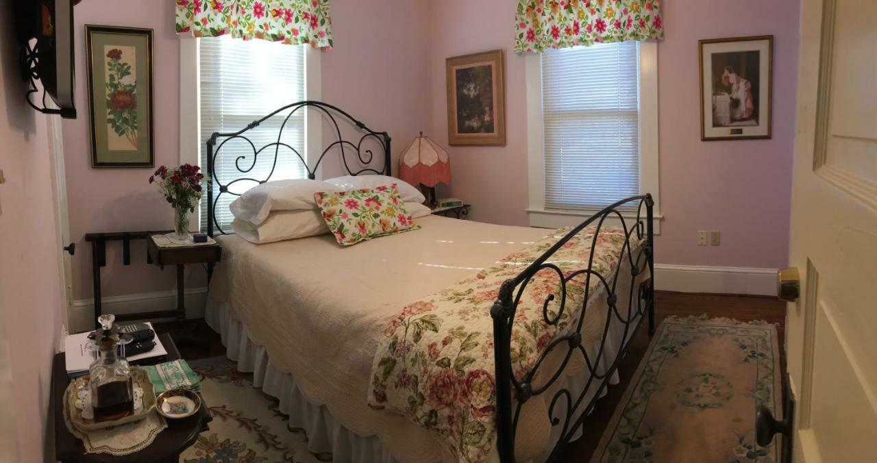 Manheim Manor Bed & Breakfast Bagian luar foto